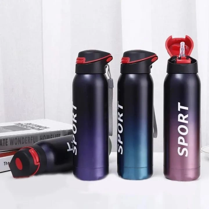 Stainless-steel 500 ml double-wall vacuum sports water bottle with flip straw lid, insulated for hot or cold drinks.